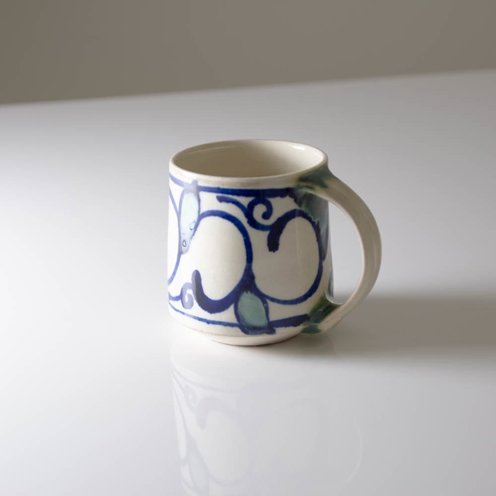 陶器工房壹 染付マグカップ 蕾唐草