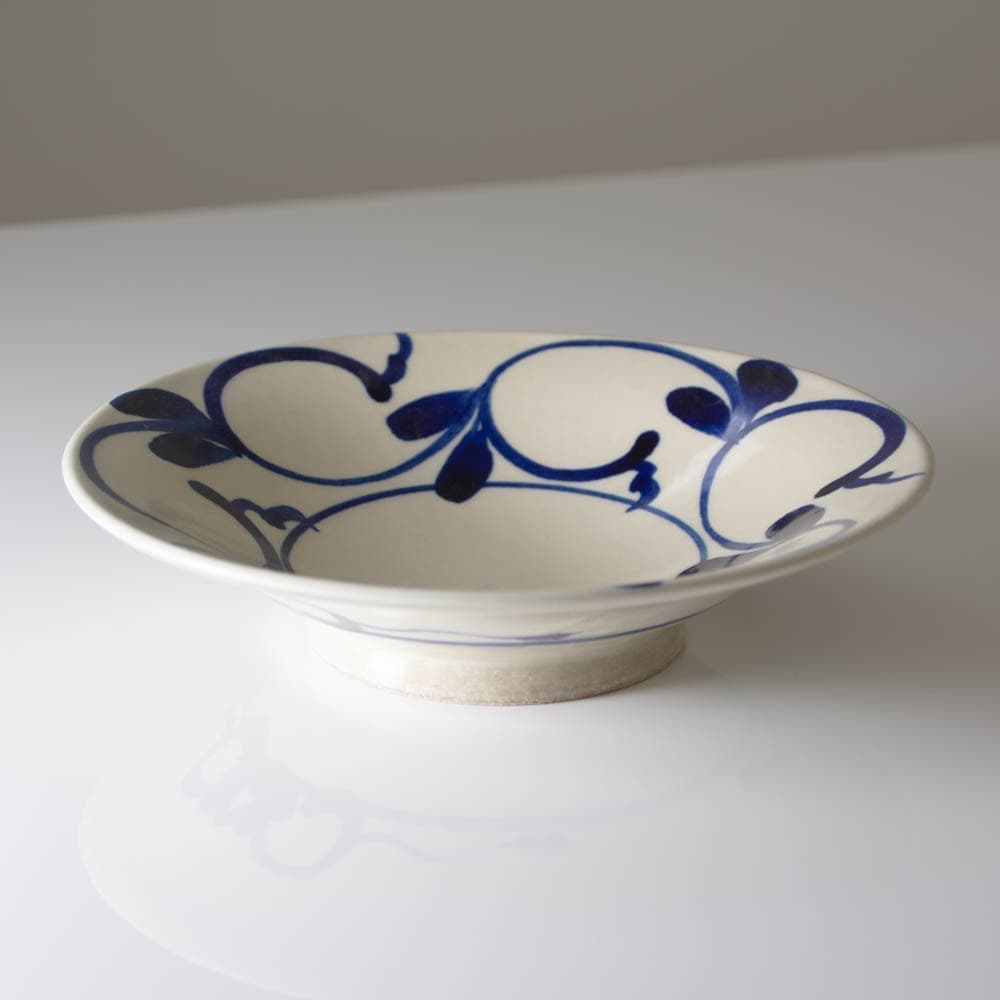 陶器工房壹 染付色差7寸皿 唐草